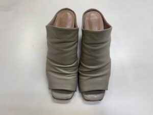 【奈良　本革パンプス修理】スレ傷補修＋全体染め直し