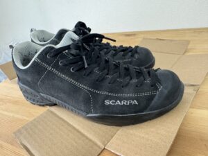 スエードスニーカーの色あせ補修！奈良でスカルパ『モヒート』を鮮やかに。